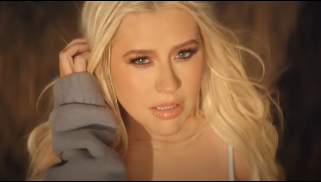 La trágica historia de la vida de Christina Aguilera que cuenta en No es  que te extrañe