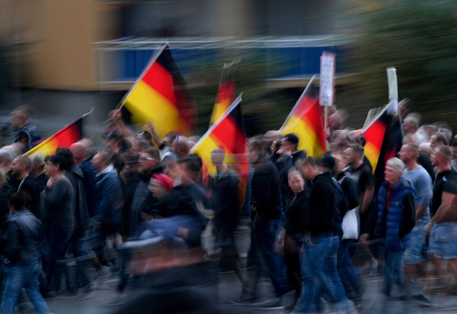 Miles de personas marchan en Alemania contra las presiones inflacionarias