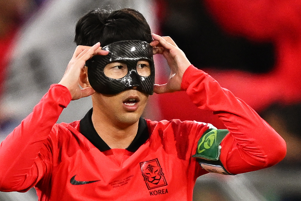 ¿Por qué razón Son Heungmin utiliza una mascara para jugar en Qatar 2022?
