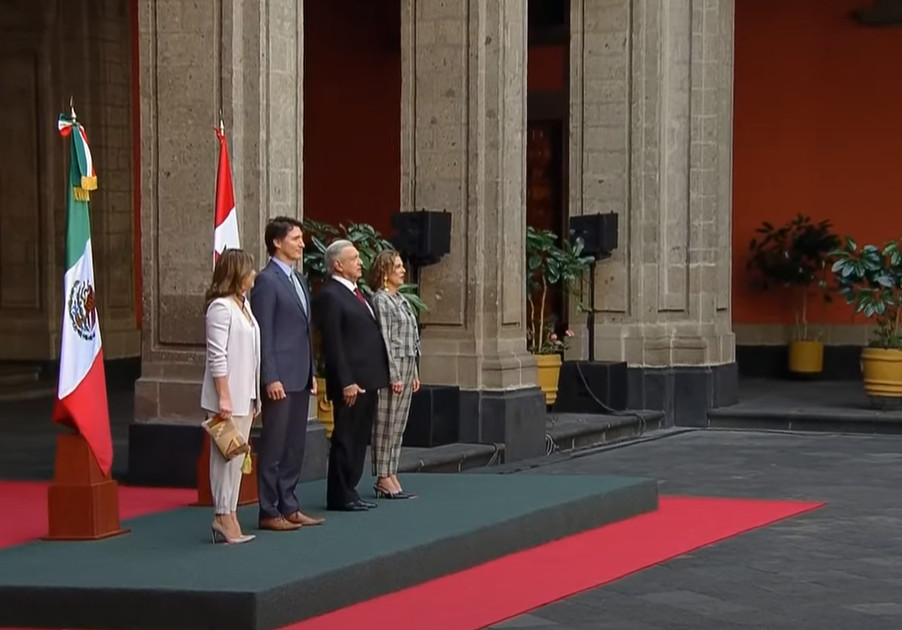 AMLO recibe a Justin Trudeau en Palacio Nacional; inician reunión bilateral