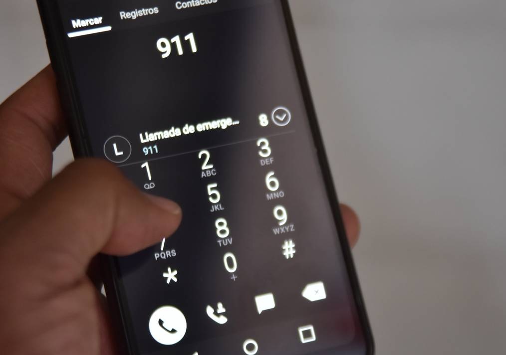 Detienen a joven por hacer llamadas de broma al 911 en Nuevo León