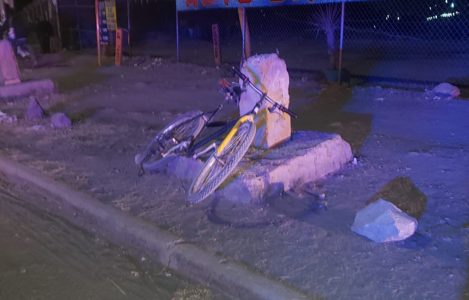 Auto arrolla a ciclista en Gómez Palacio y se da a la fuga