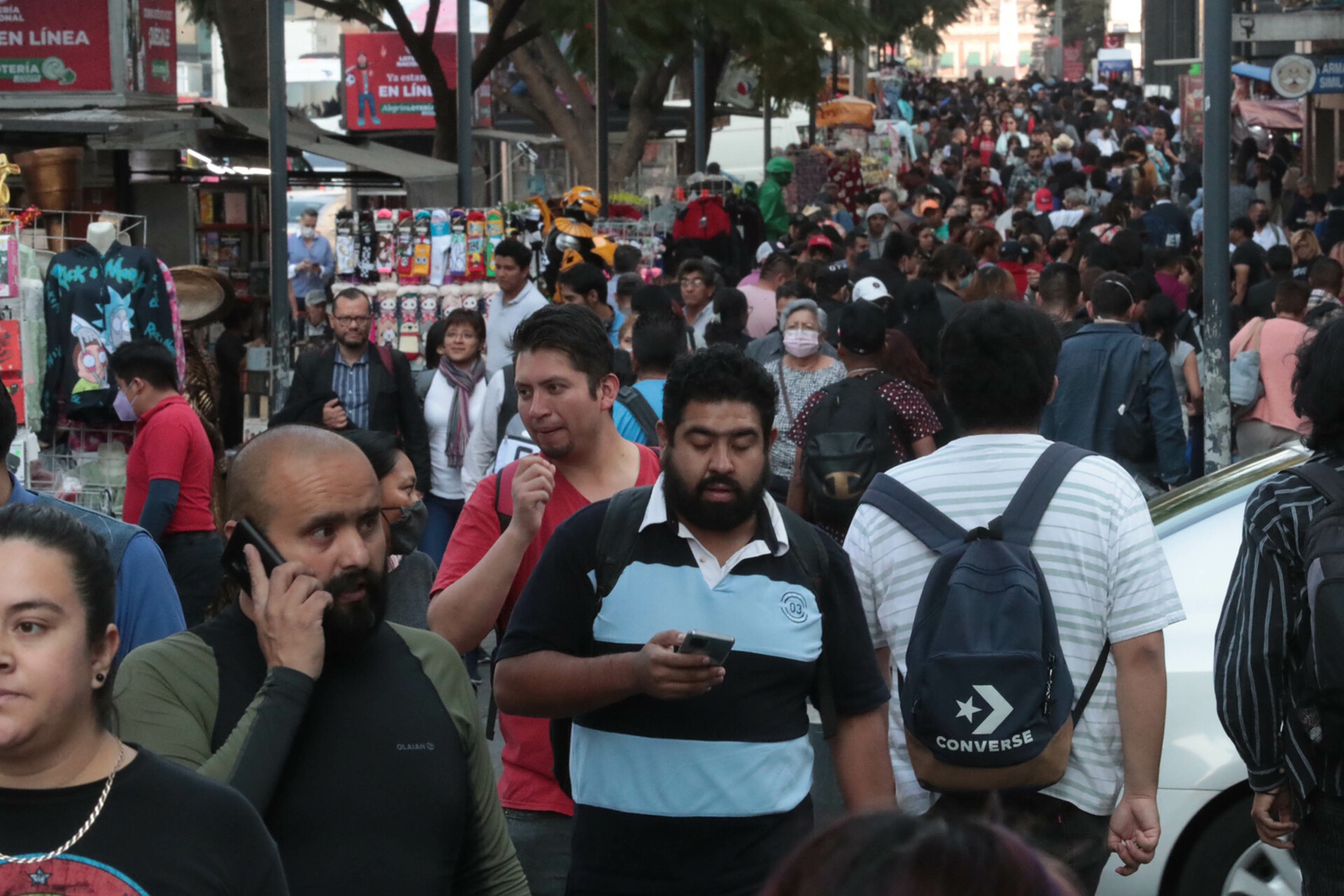 Sexta ola de COVID-19 ya comenzó su descenso en México, asegura López ...