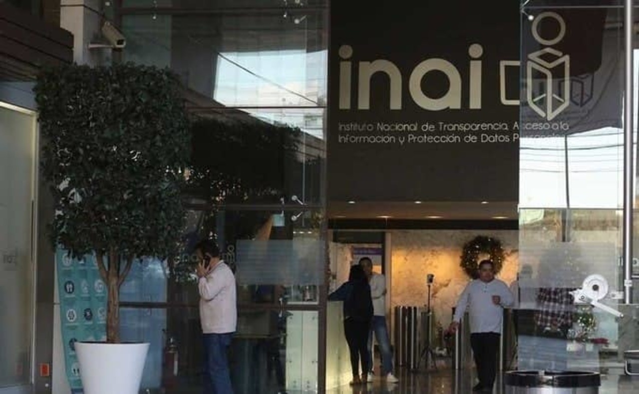Acusan el intento de desaparecer al INAI