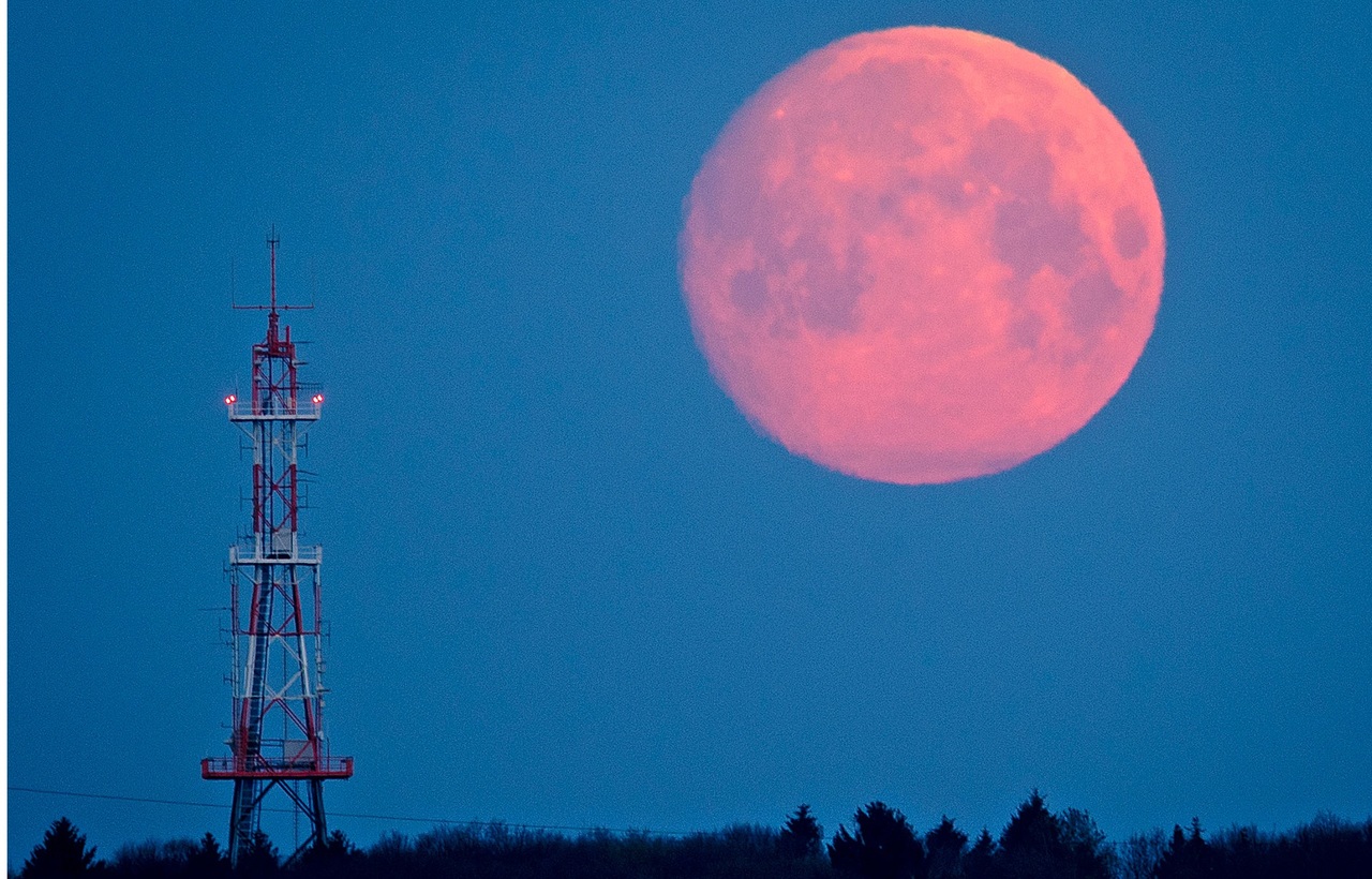Sabes qué es la  Luna rosa de abril 2023