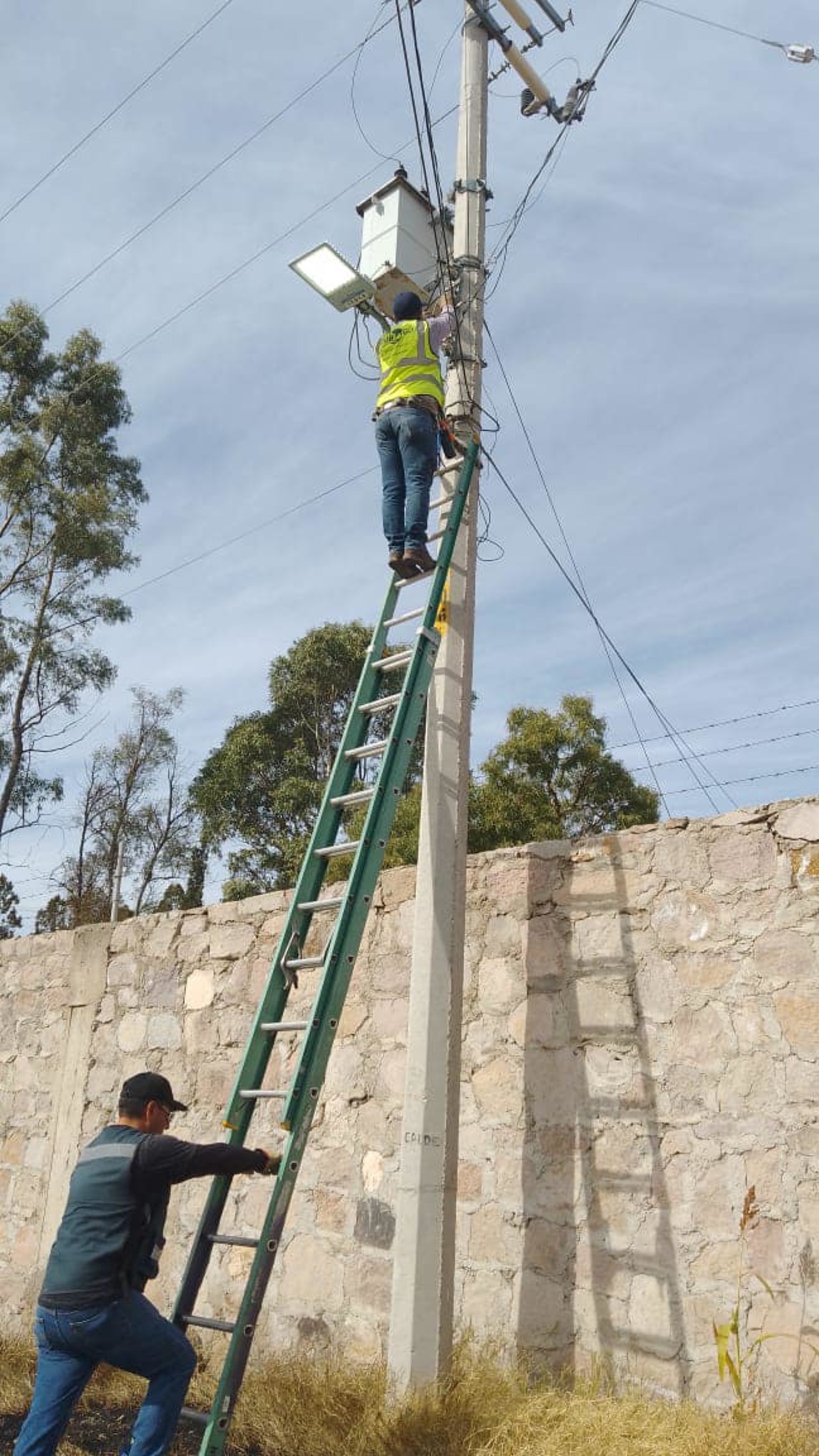 Conminan A Reportar Fallas En El Alumbrado De Durango Capital