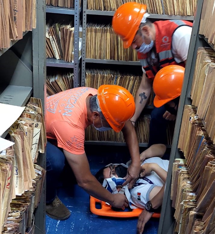 Realizan simulacro con hipótesis de sismo e incendio en el ISSSTE de ...