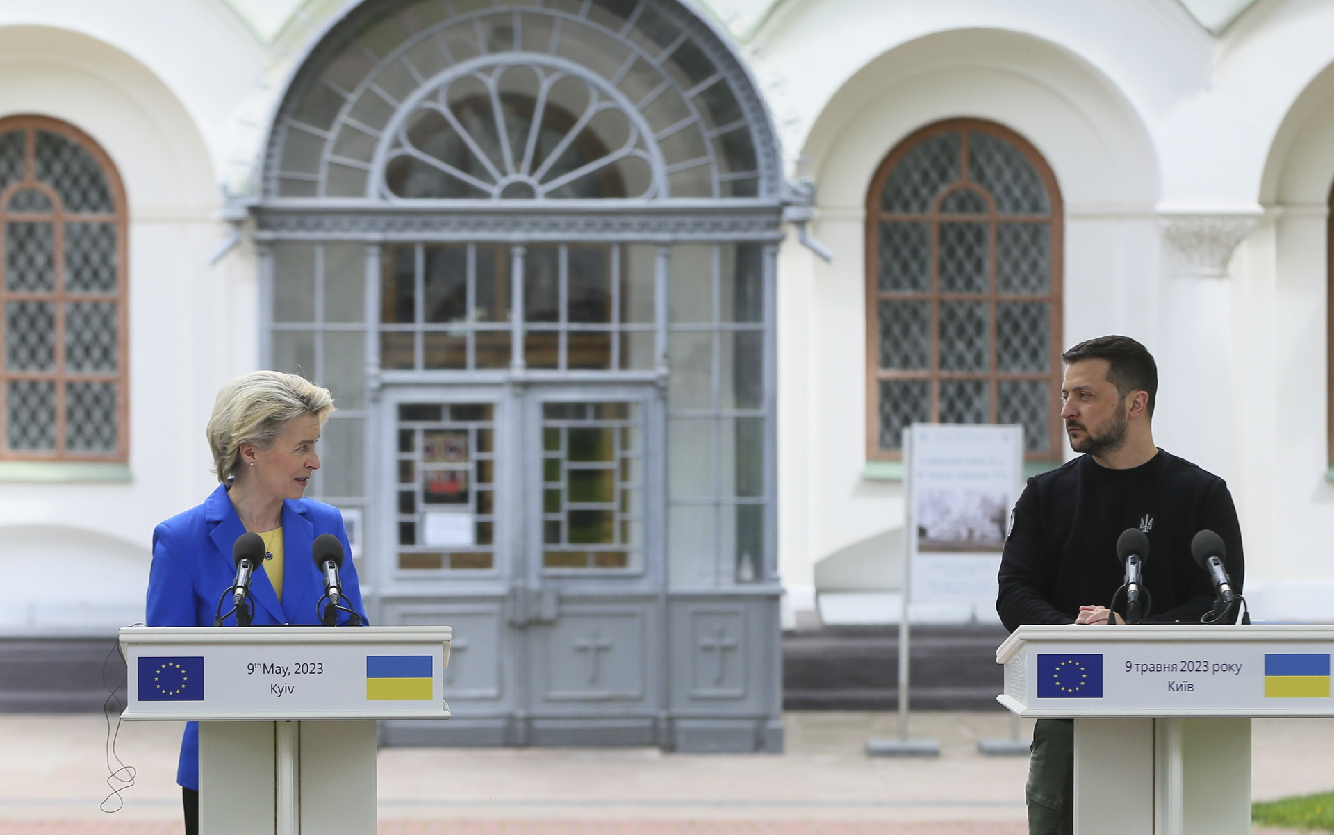 Ursula Von Der Leyen Ratifica Apoyo A Kiev Para Juzgar Crímenes De Guerra De Rusia En Ucrania