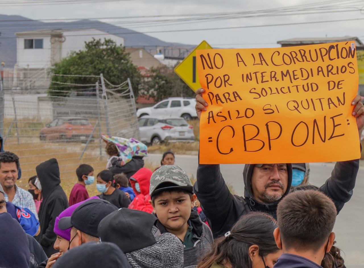 Piden Migrantes No Eliminar Aplicación CBP-One