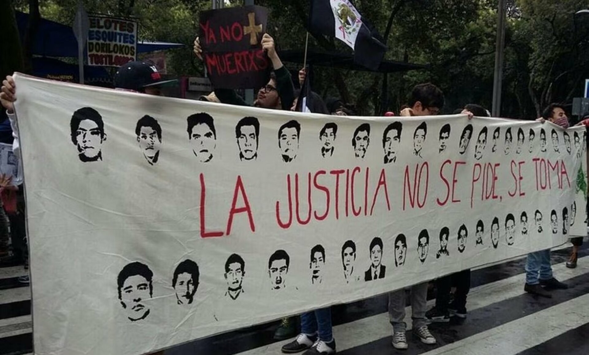 Dictan auto de formal prisión a militares por caso Ayotzinapa