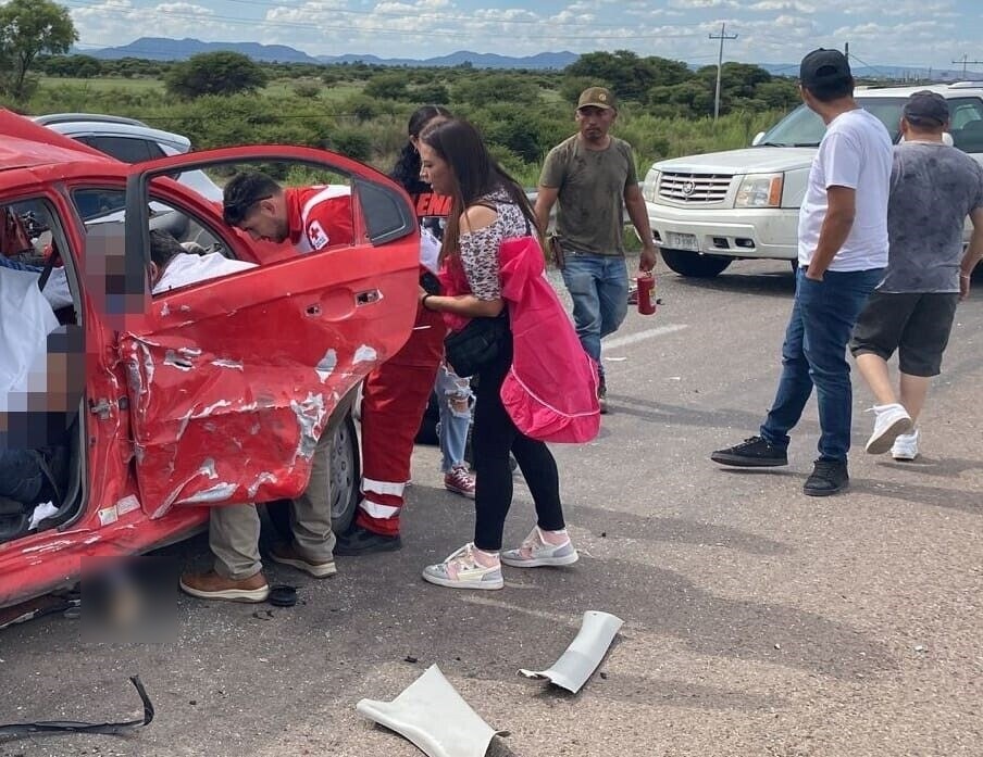 Tres Personas Siguen Graves Tras El Choque En Carretera Durango-Parral