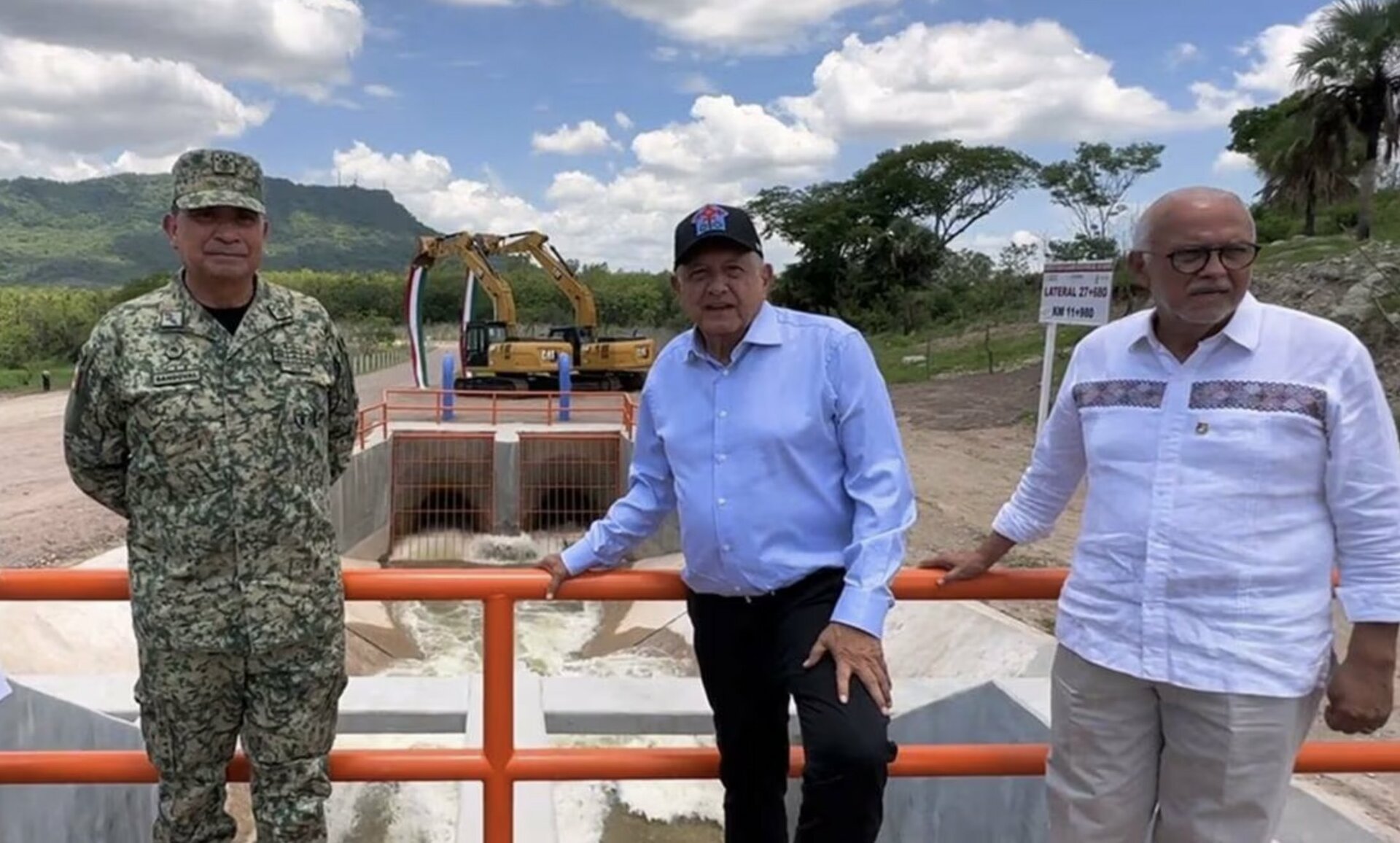 Amlo Supervisa Obras De Canal Centenario Cubrir Mil Hect Reas