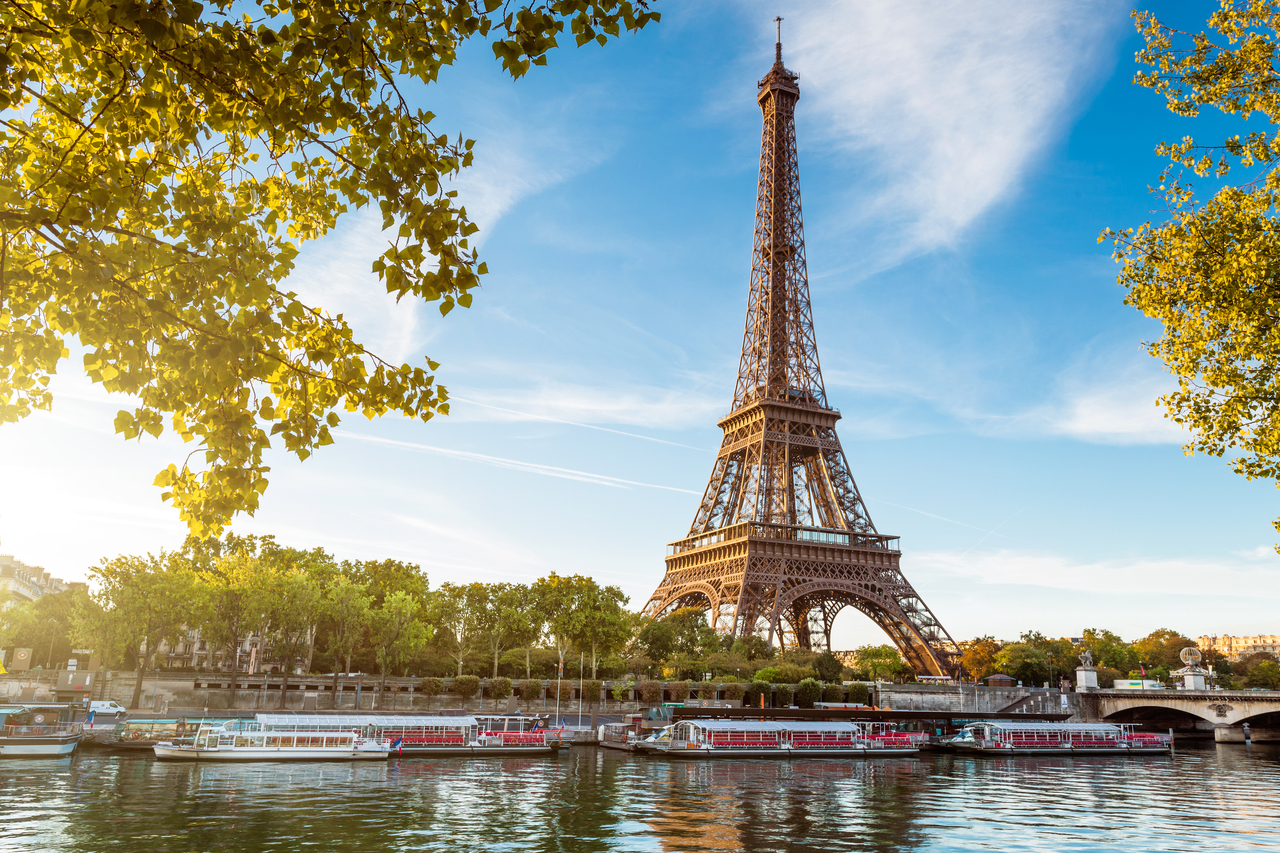 Evacúan la Torre Eiffel y sus alrededores por una alerta de bomba