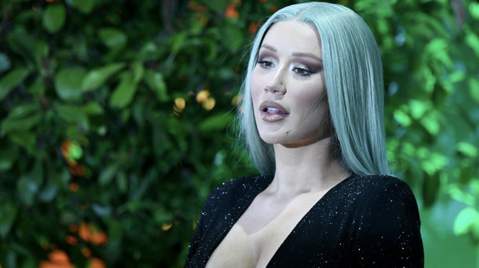 Iggy Azalea Deja Al Descubierto Sus Curvas Y Anuncia Su Nuevo Sencillo Money Come