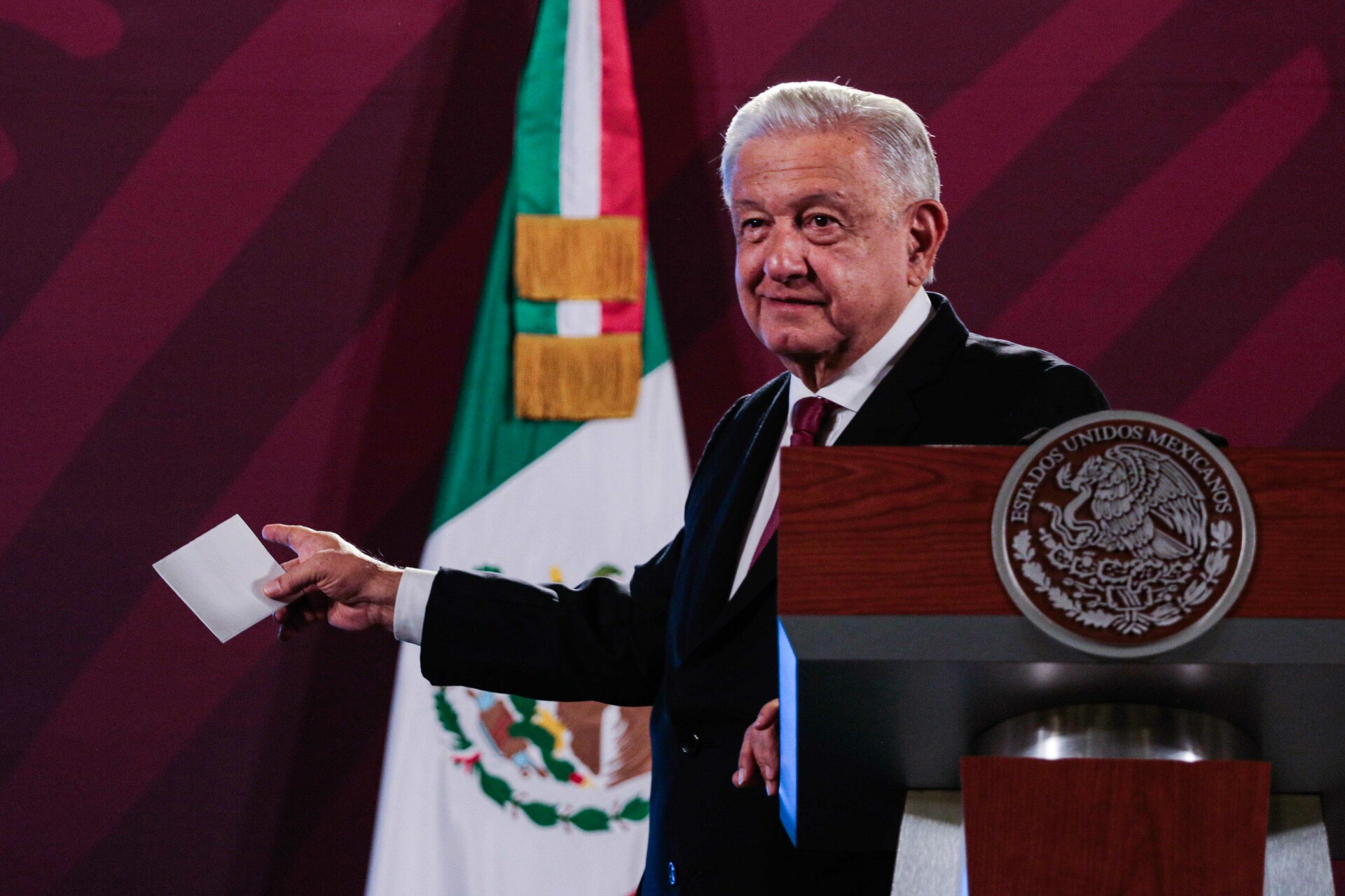 AMLO considera en Presupuesto de 2024 aumentos en programas de Bienestar