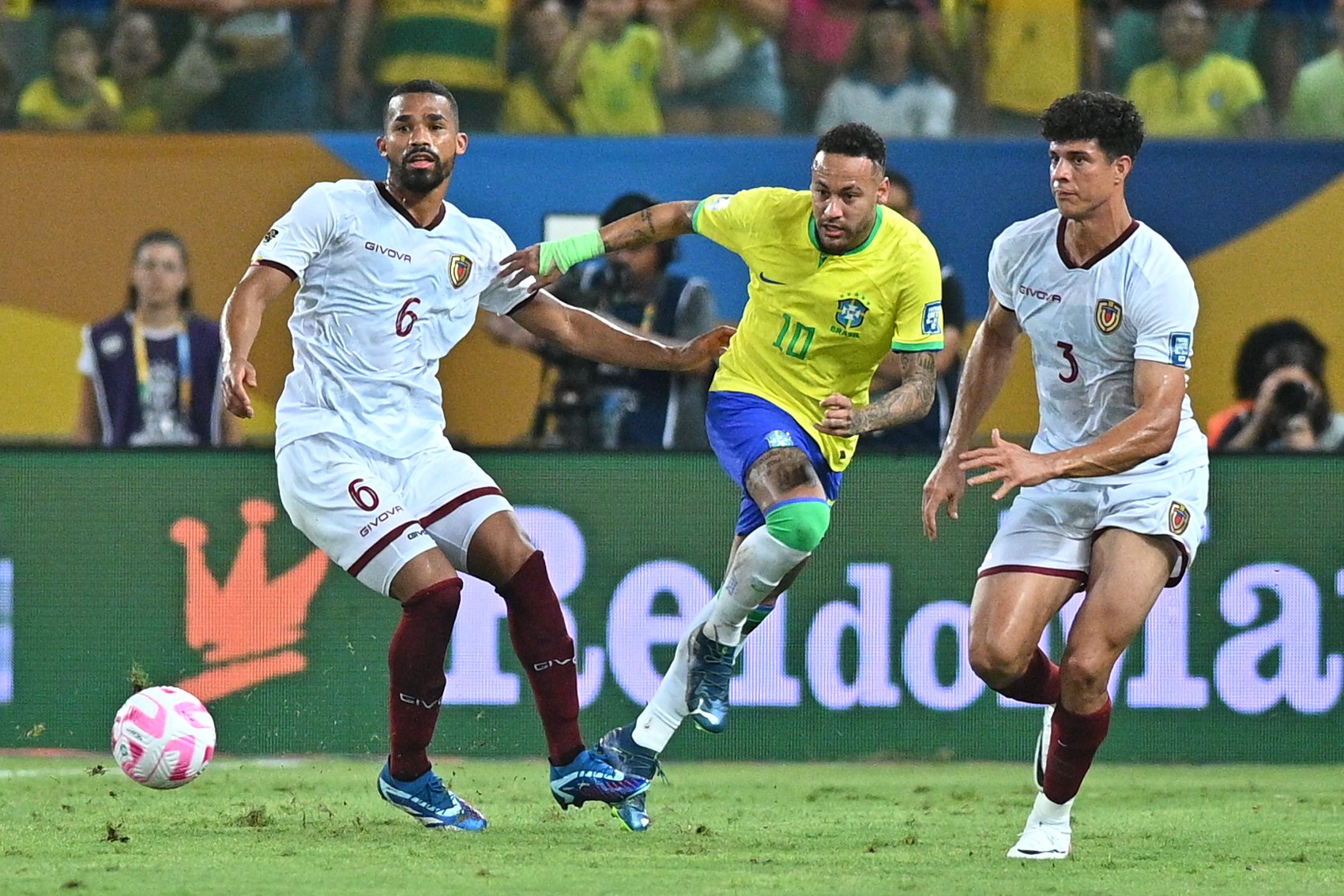 Golazo de Bello da empate sorpresivo en eliminatoria a Venezuela