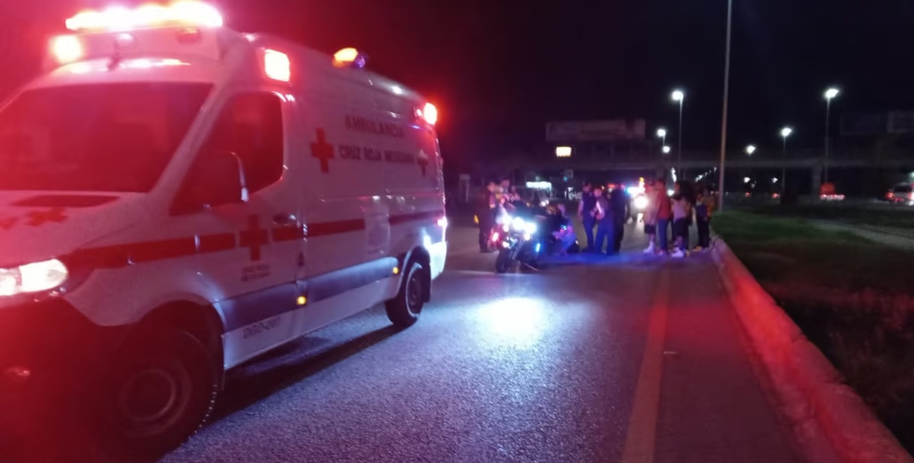 Automóvil arrolla a motociclista en Gómez Palacio y se da a la fuga