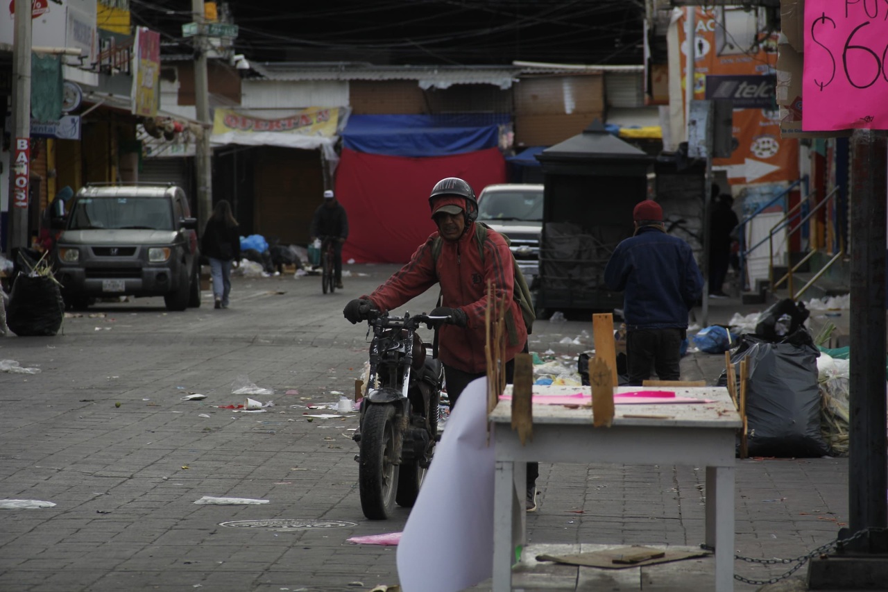 Desolación y basura en Centro de Durango tras compras de Navidad