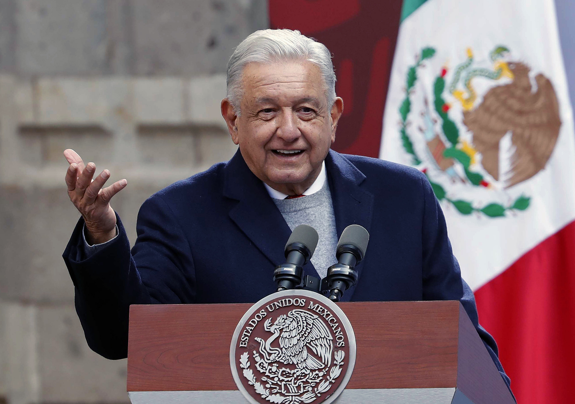 'Tengo pruebas del fraude electoral de 2006', dice AMLO