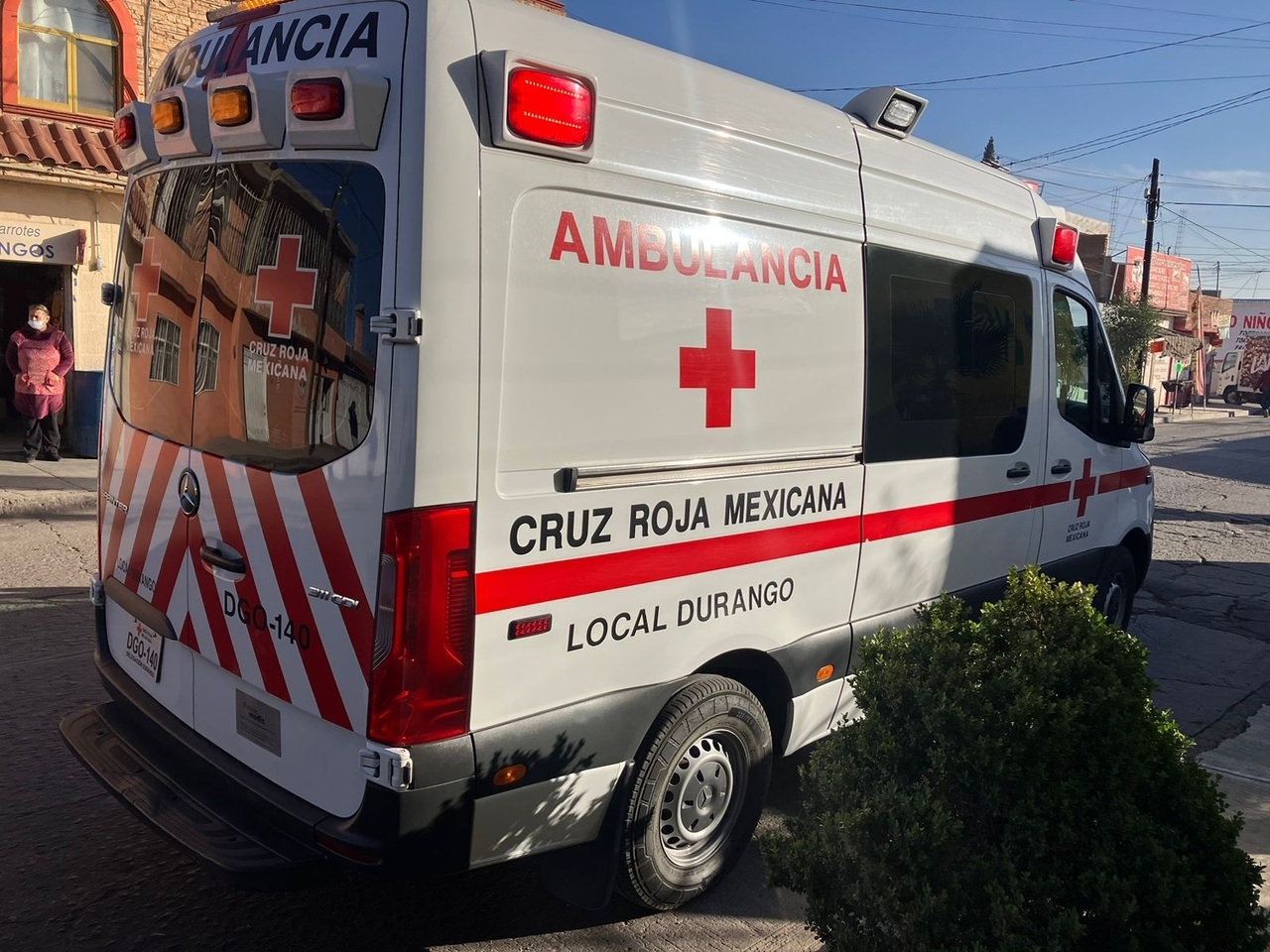 Mujer fue atropellada por motociclista en calle Teresa de Calcuta