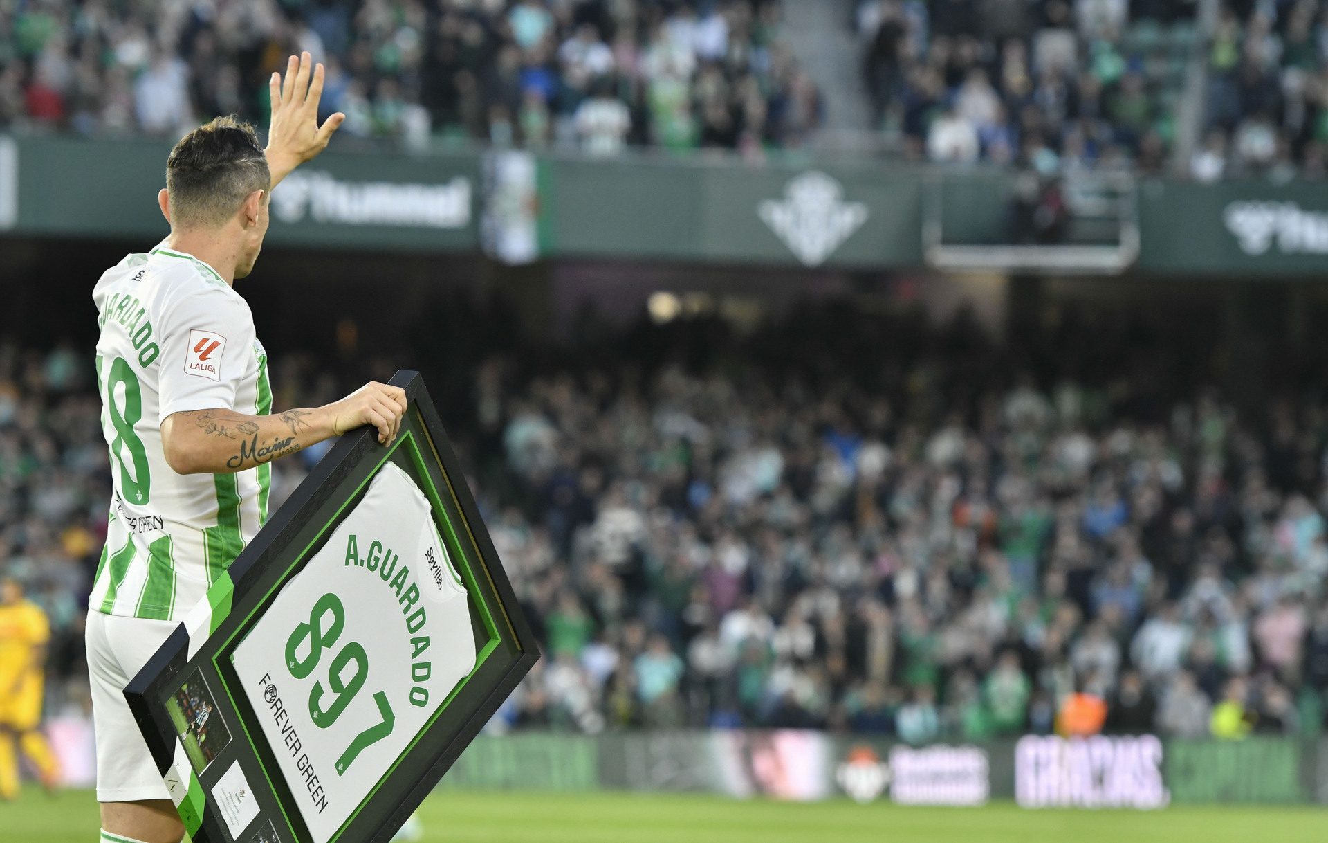 VIDEO: Así Fue La Emotiva Despedida De Andrés Guardado Con El Betis