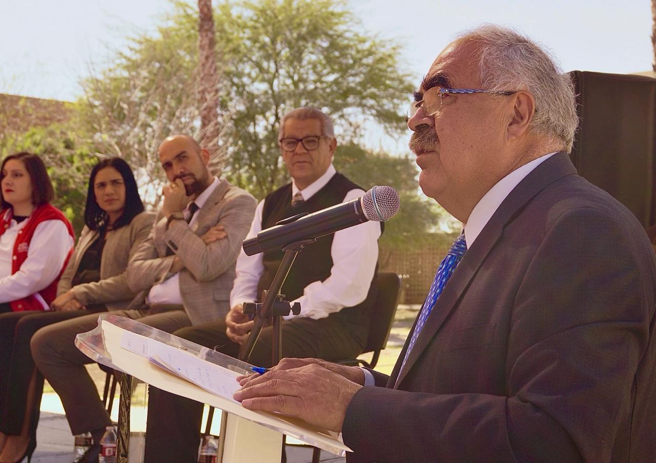 Rector de la UJED da la bienvenida a nuevos alumnos en La Laguna