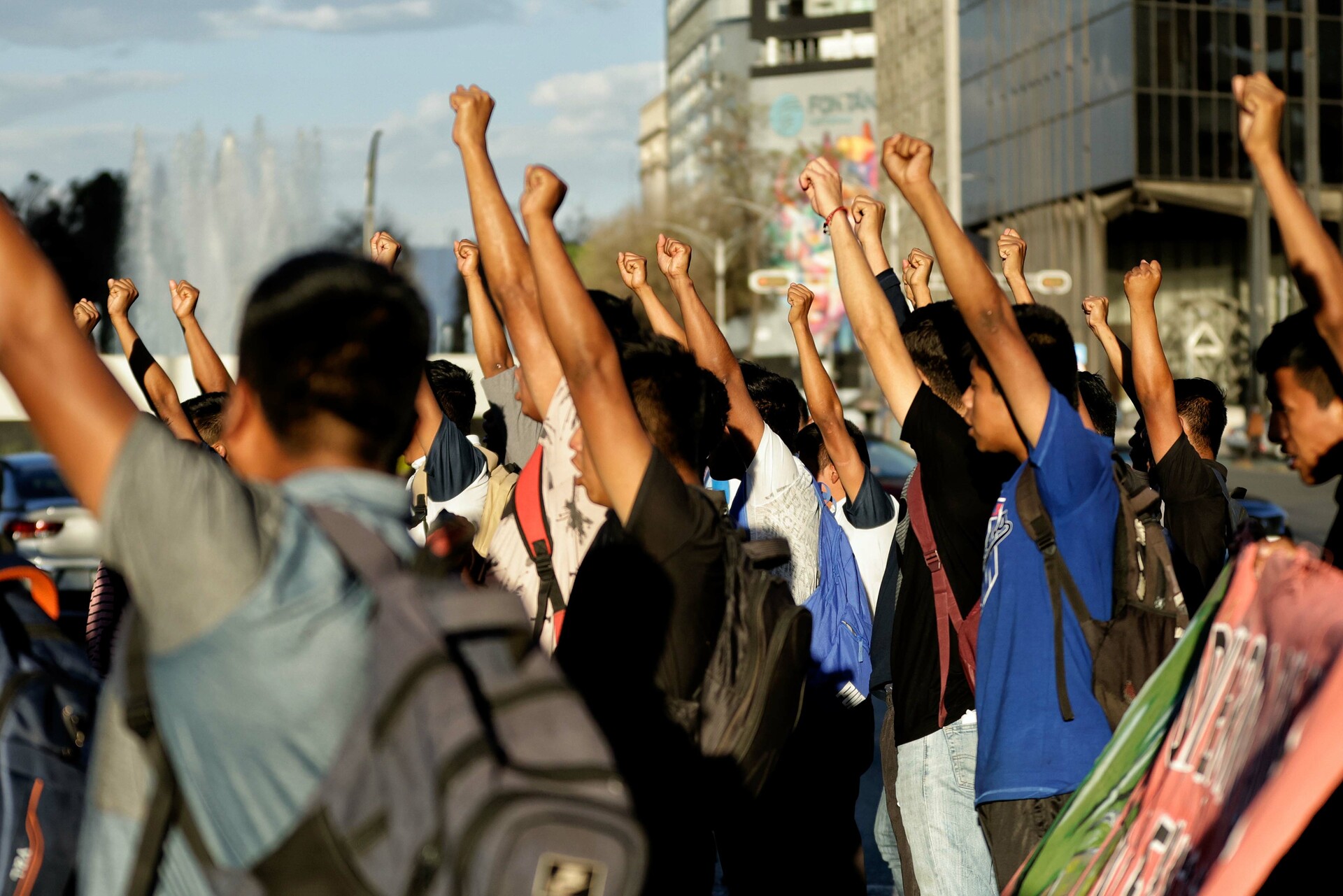 Dictan de nuevo prisión preventiva a 8 militares por caso Ayotzinapa