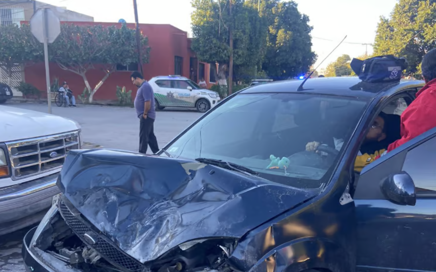 Conductora no respeta alto y provoca fuerte accidente en Gómez Palacio
