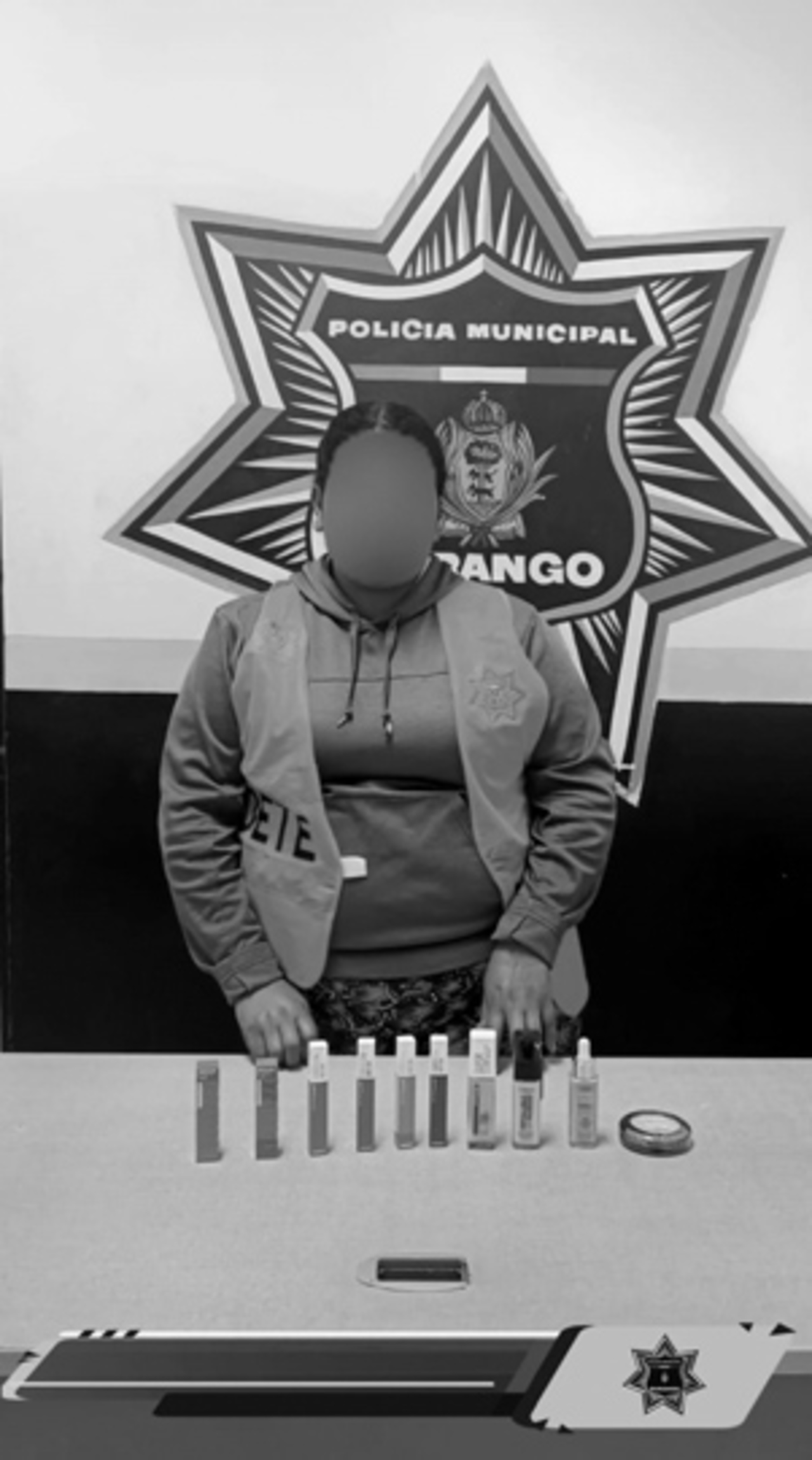 Arrestan a una mujer por robar un negocio en la Zona Centro de Durango