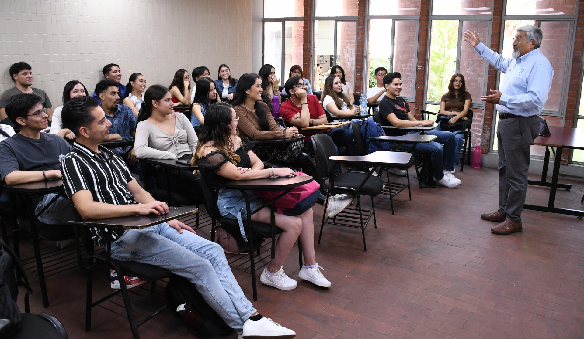 Regresaron a clases cerca de 20 mil estudiantes de la UJED