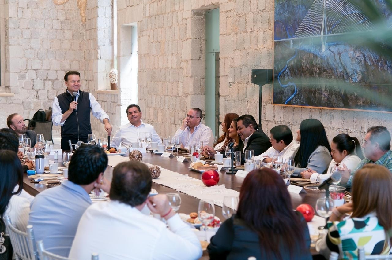 Llama el Gobernador a diputados locales a fortalecer la colaboración