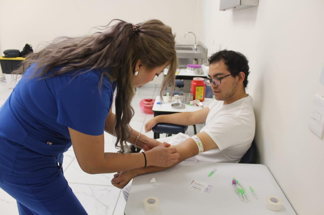 University students join blood donation