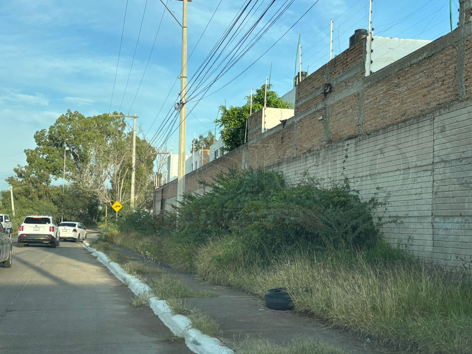 Avenida La Salle, abandonada por Servicios Públicos