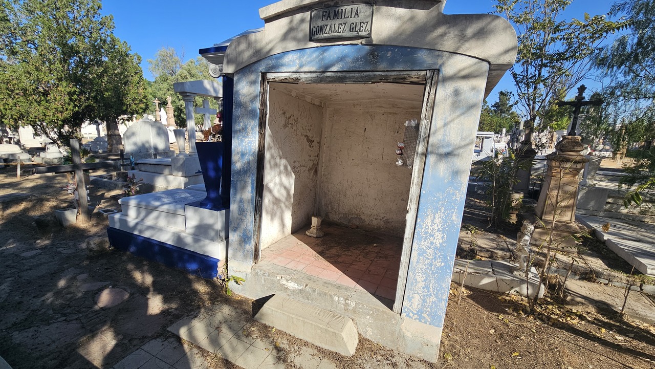 Tumbas al descubierto