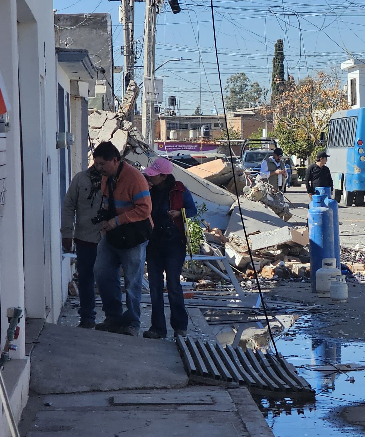 Magnitud. La explosión ocasionó que la vivienda, de dos plantas, colapsara; se pudo escuchar hasta el poblado 5 de Mayo, según testigos.