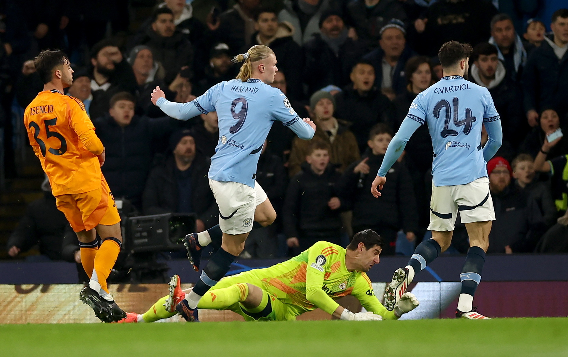 Así, Erling Haaland marcó su primer gol con el City ante el Real Madrid.