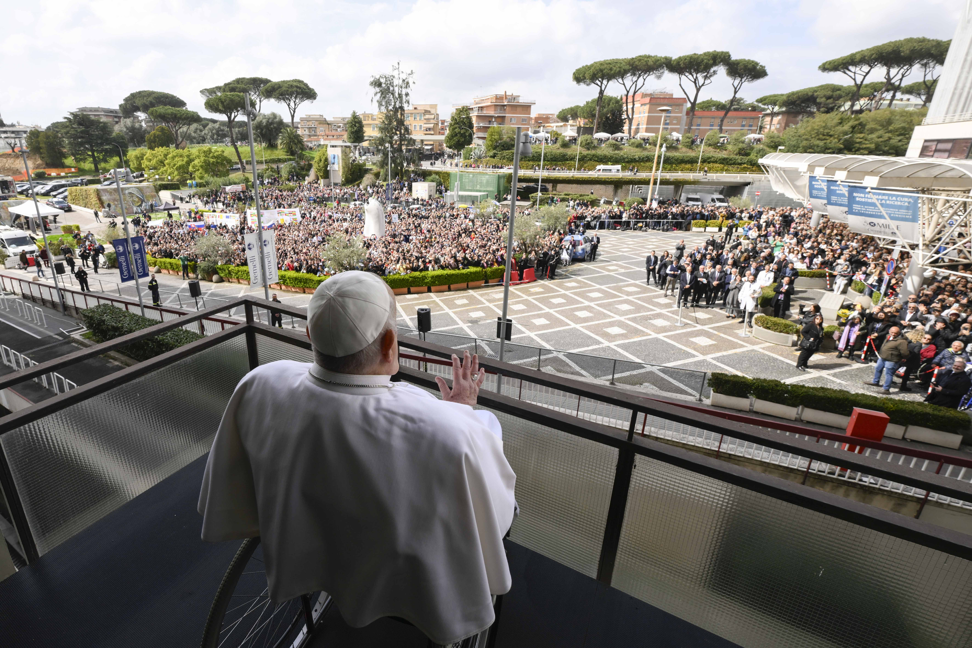 Papa Francisco fue dado de alta este domingo.
