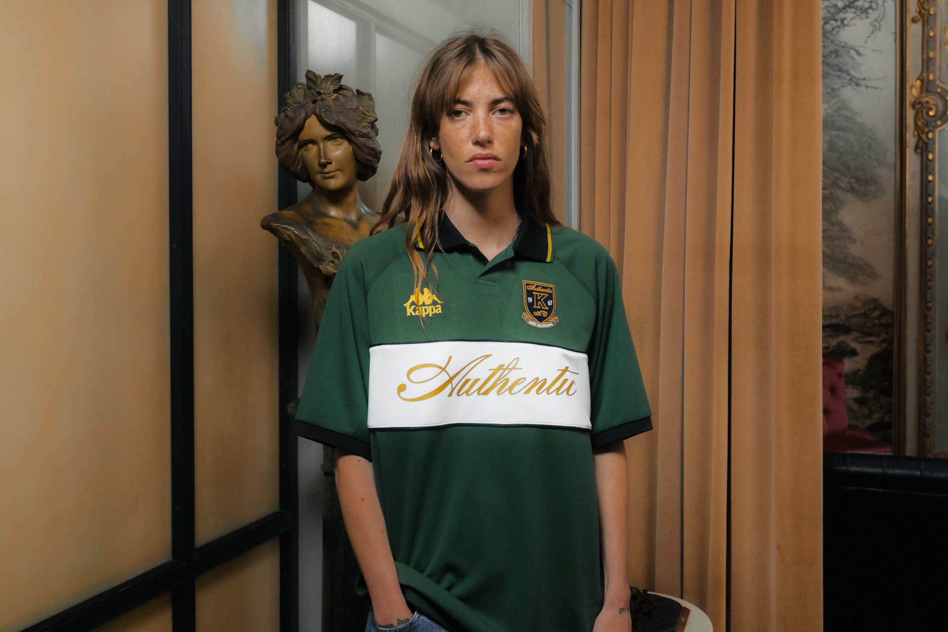 Este modelo ya se encuentra disponible en algunas tiendas oficiales de Kappa en México.