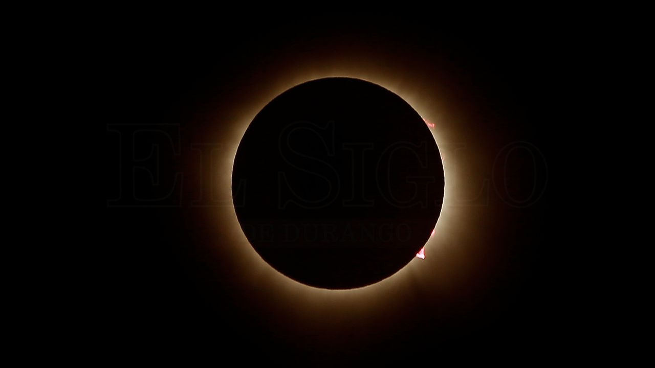 Eclipse Solar en su totalidad.