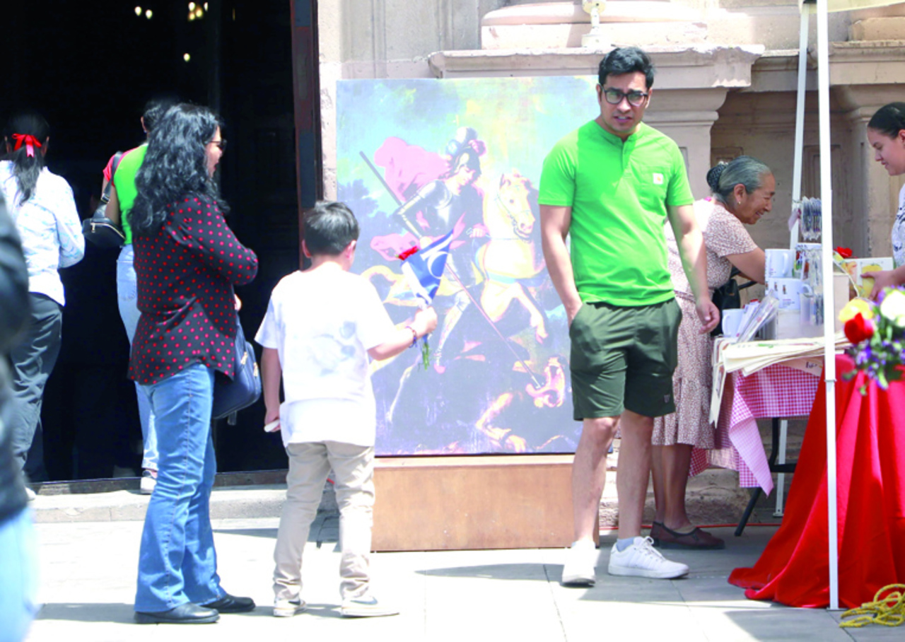 Infantes. También bastantes menores acudieron a esta celebración religiosa.

