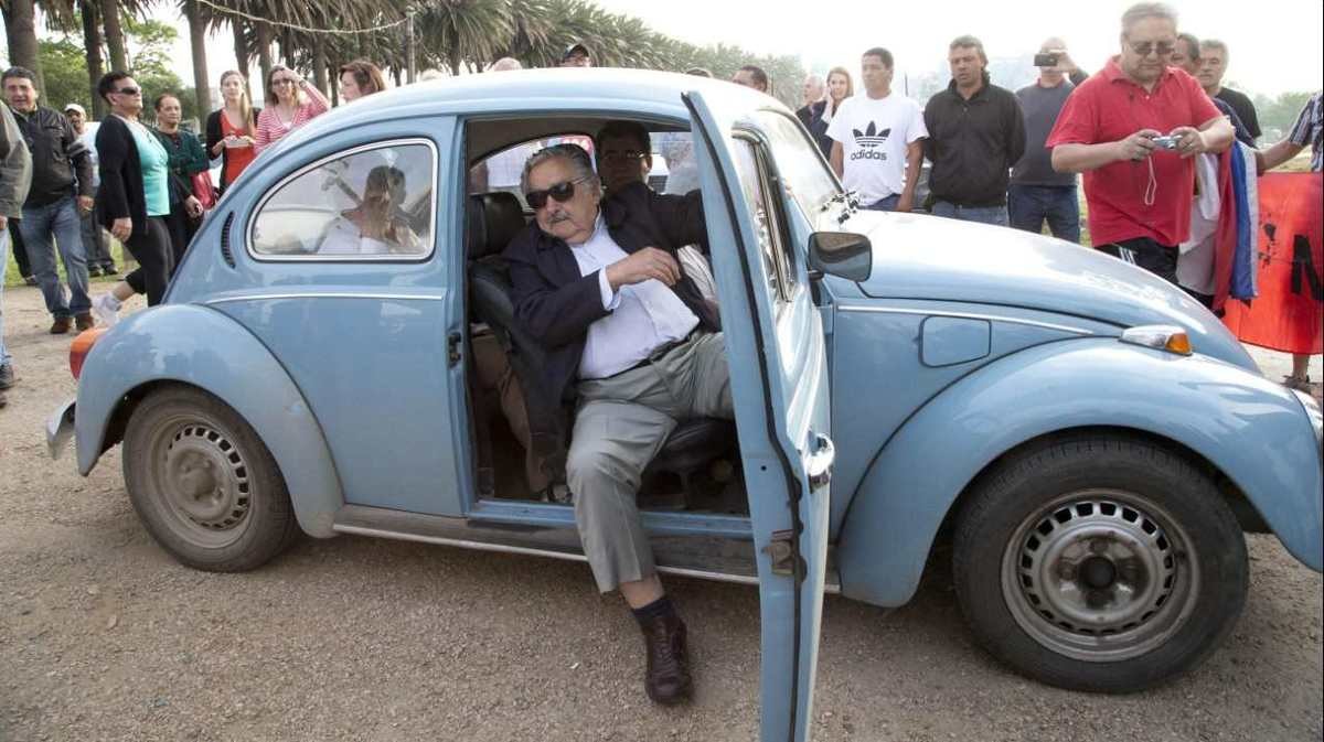 Mujica siempre se dejó ver ante las cámaras con un estilo de vida acorde a sus ideas políticas y sociales.