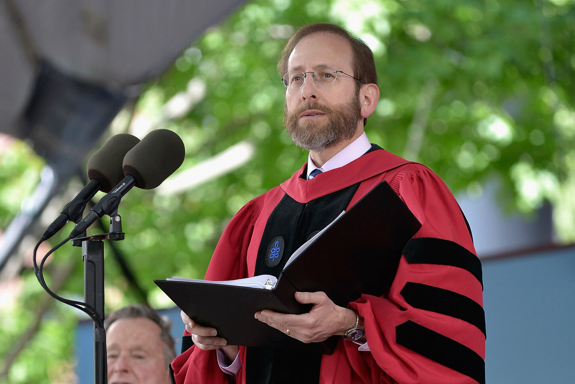 Garber ha sido crítico de las medidas tomadas por Donald Trump en contra de la alma mater. 
