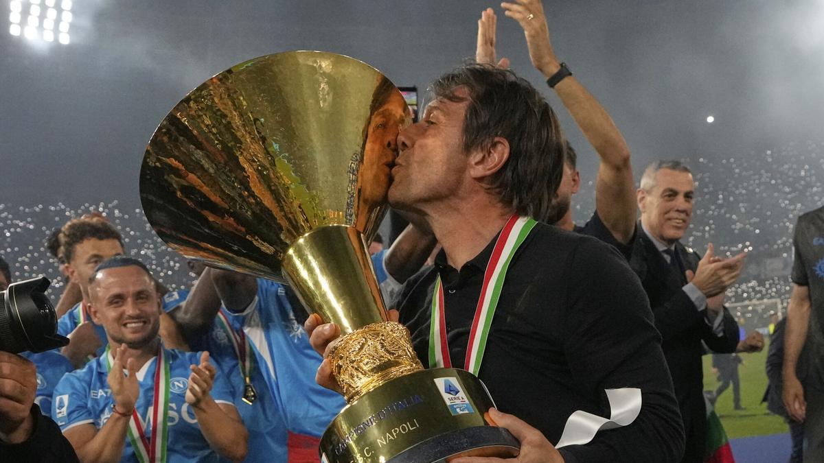 Conte logró revivir al Napoli, liderándolos a su cuarto Scudetto, y ahora para su próxima temporada está buscando un proyecto serio.