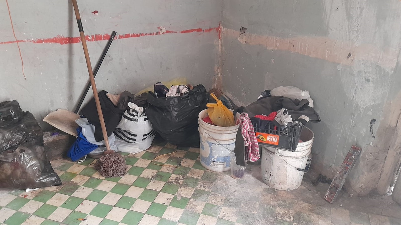 Condiciones. El lugar no se encuentra en condiciones óptimas para vivir.