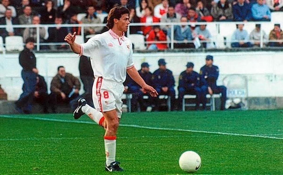 Previo a su destacado paso por la Lazio en la Serie A italiana, Almeyda vivió una gran época en el conjunto blanquirrojo.