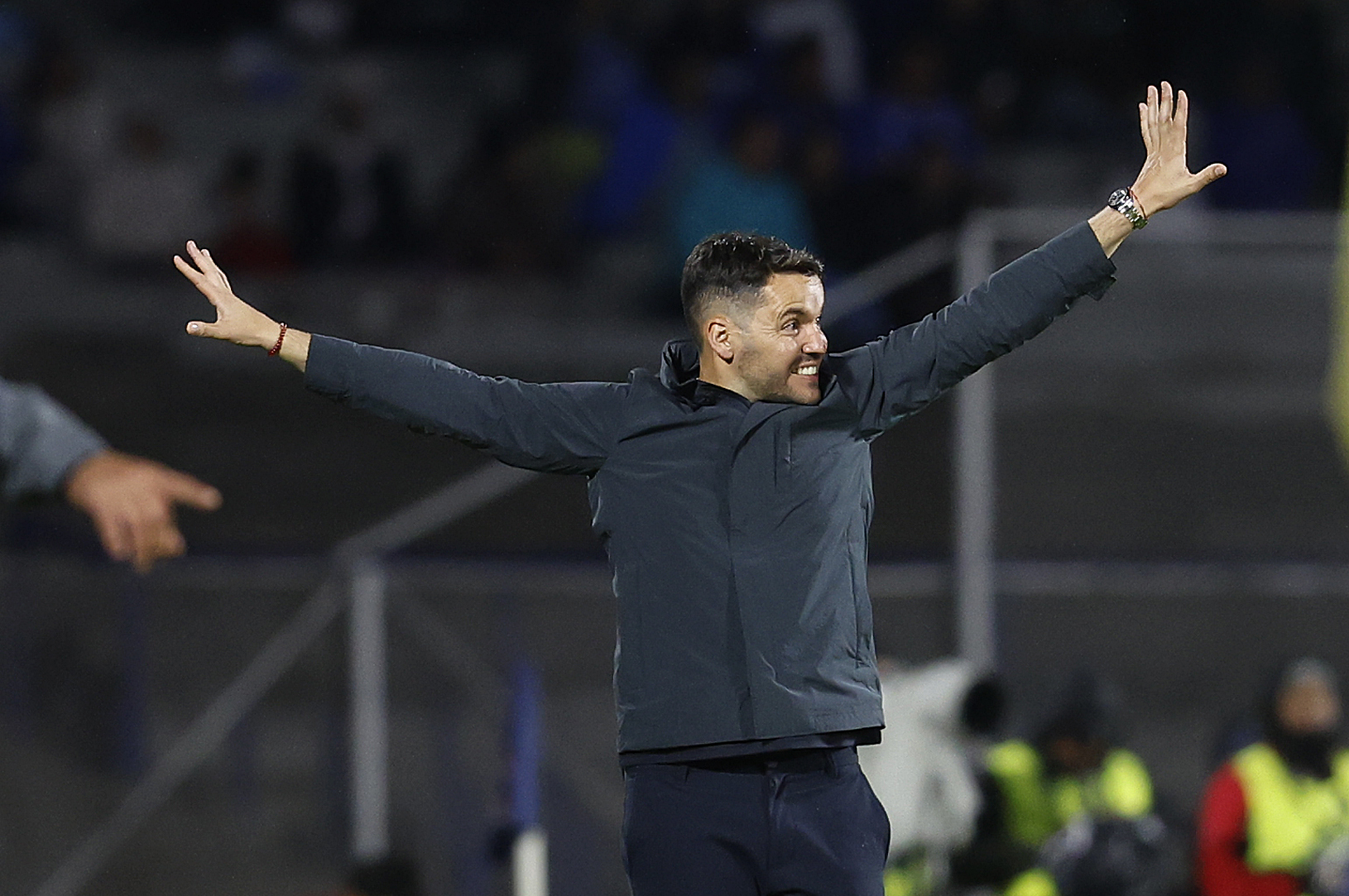 Aunque con algunas dudas, Nicolas Larcamón ya ha debutado en los banquillos de la Máquina.