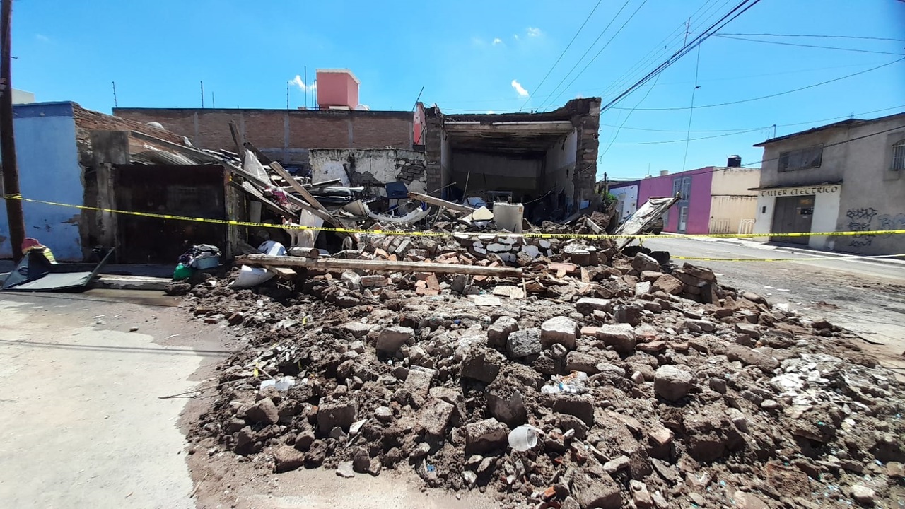 Pérdida. Afortunadamente, nadie resulto lesionado, pero sí quedaron cosas personales y herramientas bajo el escombro.