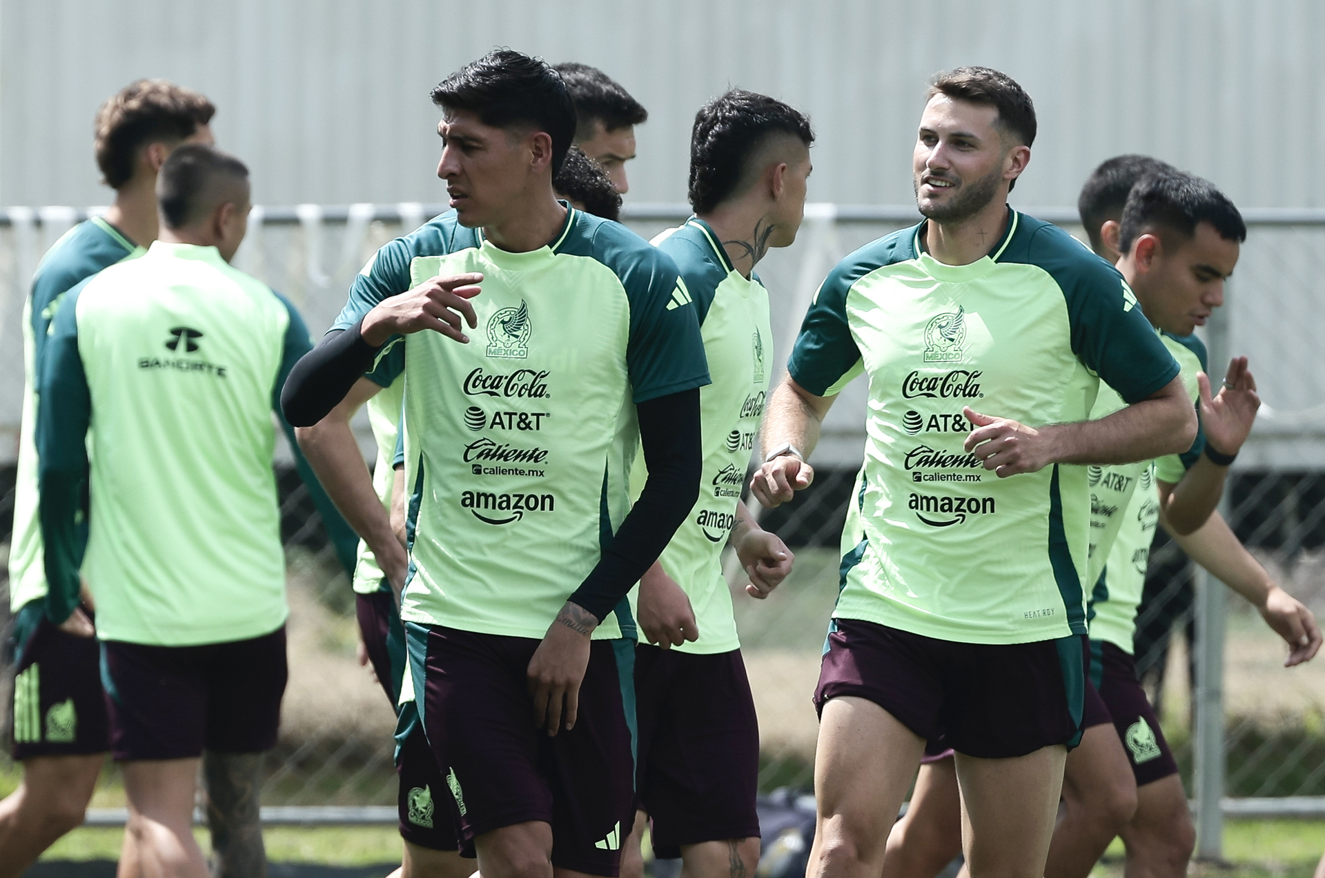Álvarez es una pieza angular en la selección mexicana, pero en la Premier League podría tener los días contados.