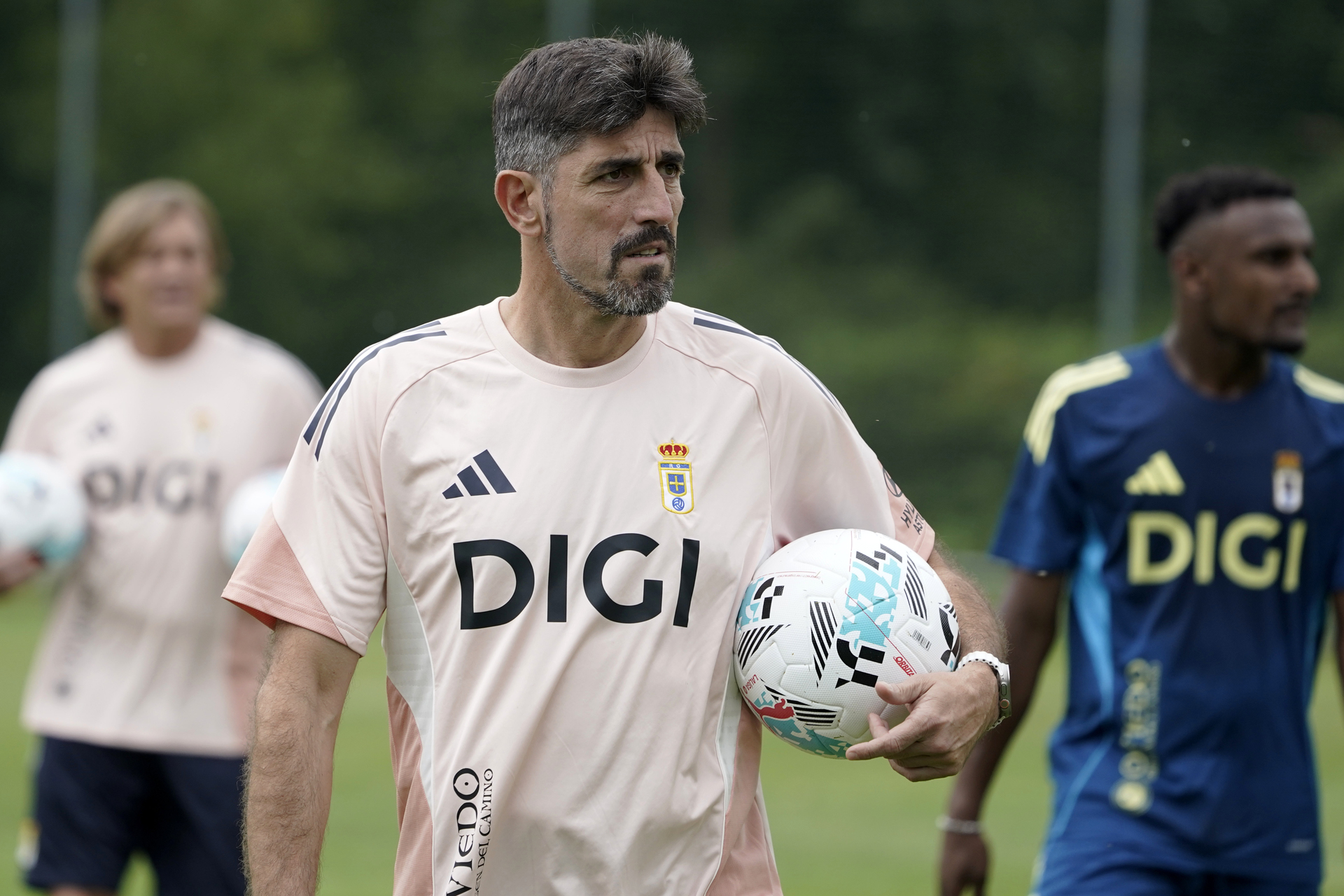 Paunovic llegó a Real Oviedo recientemente, y cambio la cara del club totalmente, al grado de llevarlo a primera división.