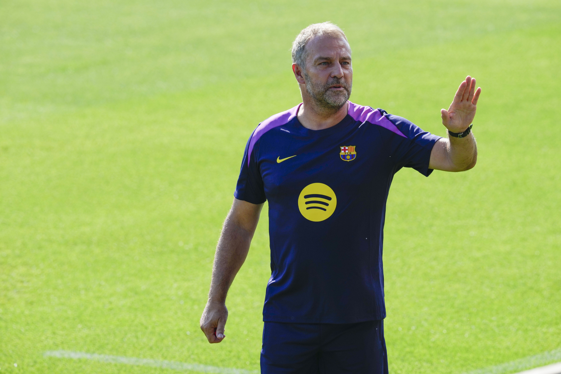 Hansi Flick busca armar un equipo sólido de cara a la siguiente temporada, buscando ser protagonista.